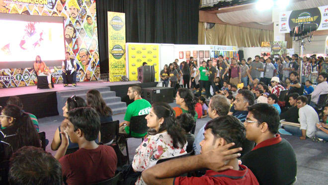 Bangalore_Comic-Con_2014_Sana_Amanat_Crowd
